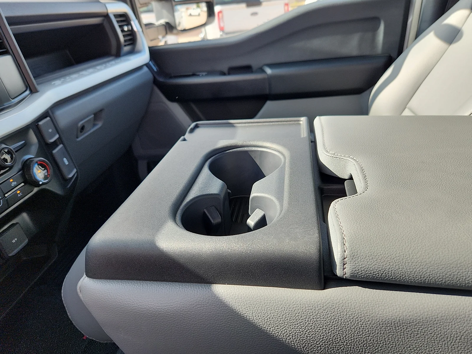 New 2026 Oxford White Ford XL image 25