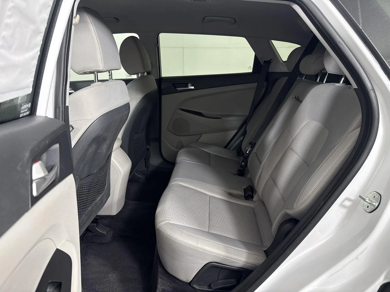 Used 2019 White Pearl Hyundai SE image 21