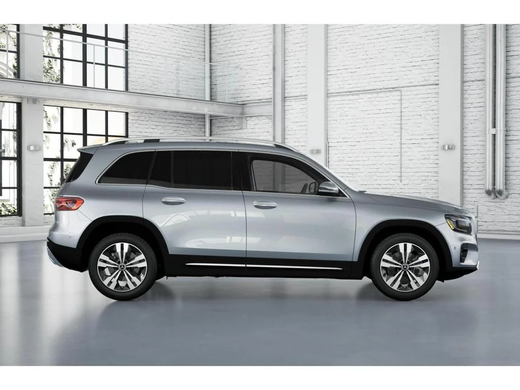 Used 2026 Silver Mercedes-Benz GLB 250 image 2