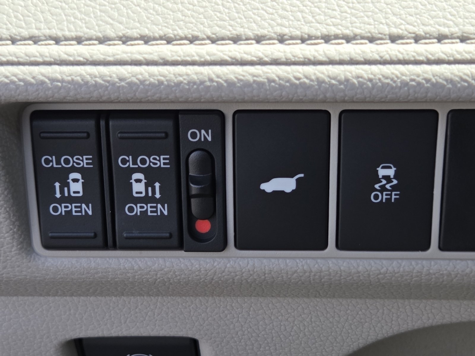 2026 Honda Odyssey EX-L - Photo 15