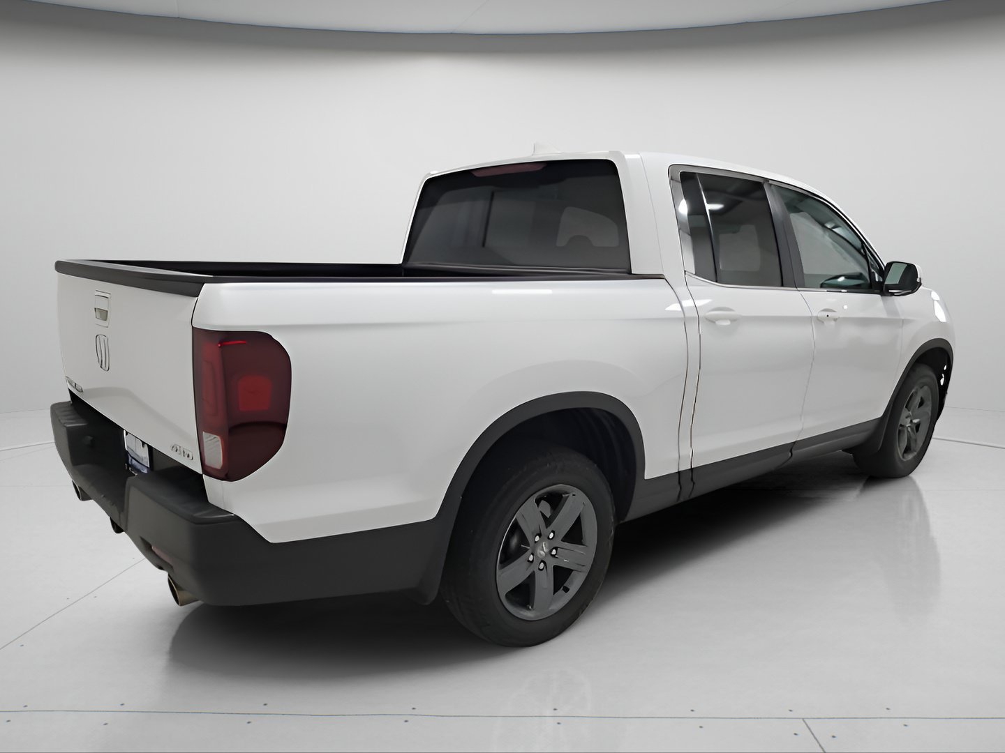 Certified Used 2023 Platinum White Pearl Honda AWD RTL image 6