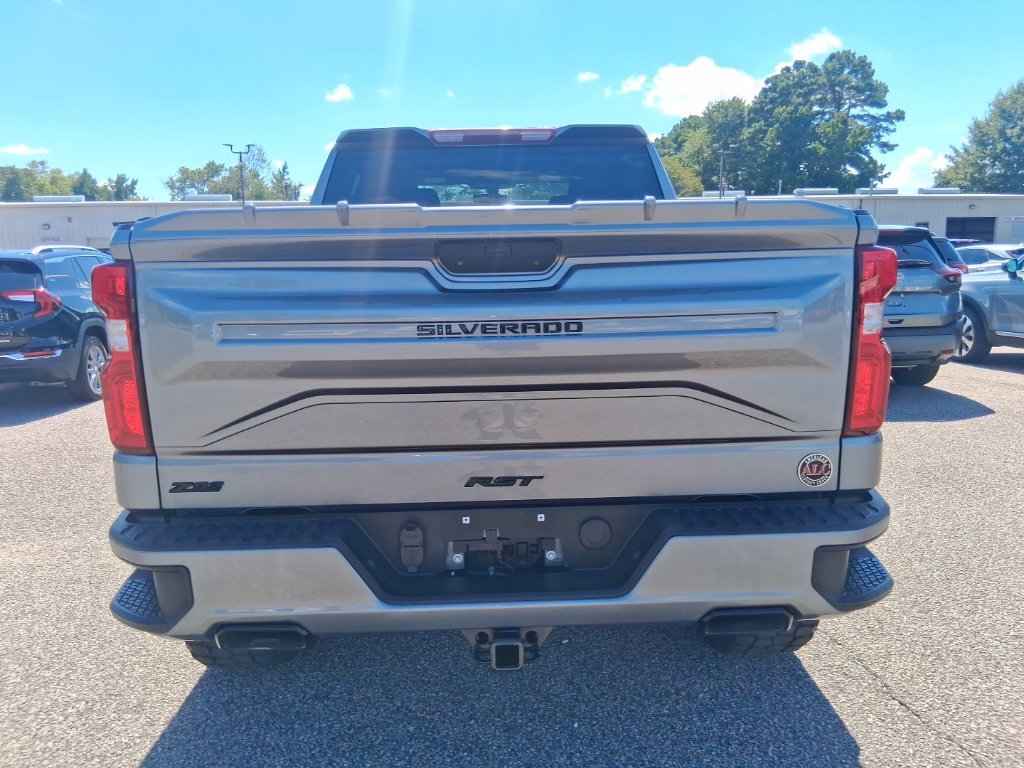 Used 2022 Gray Chevrolet RST image 4