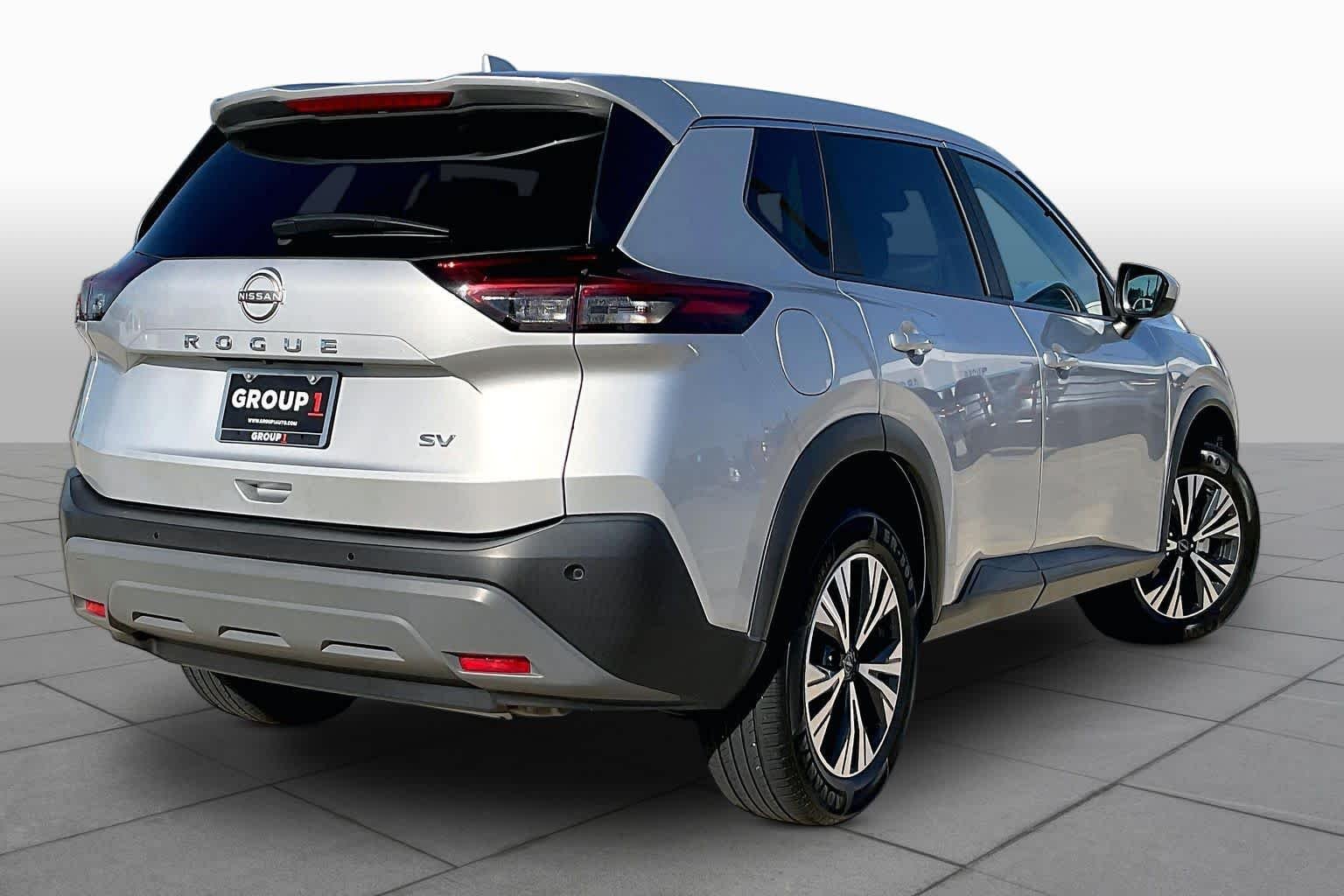 Used 2023 Brilliant Silver Metallic Nissan SV image 13
