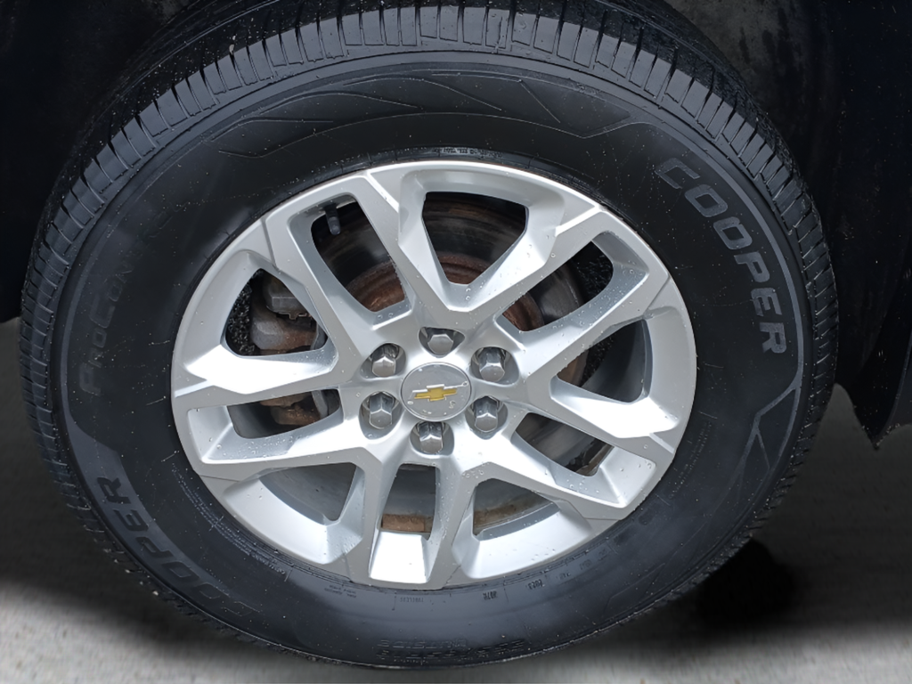Used 2019 Gray Chevrolet LT image 29