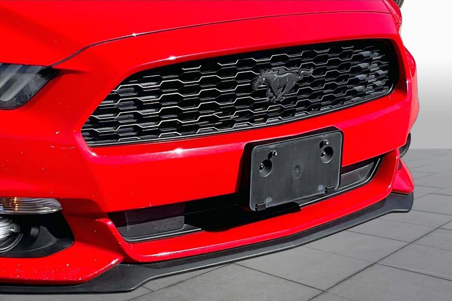 Used 2015 Race Red Ford V6 image 25