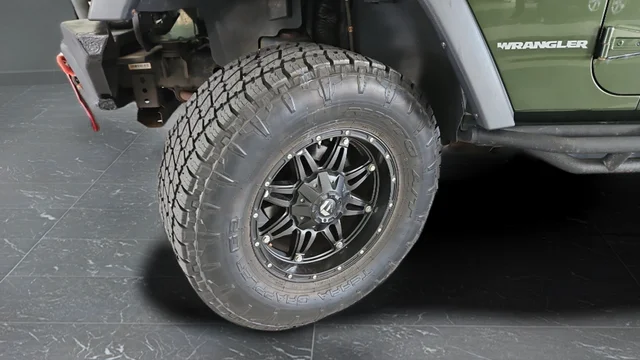 Used 2009 Green Metallic Jeep Rubicon image 30