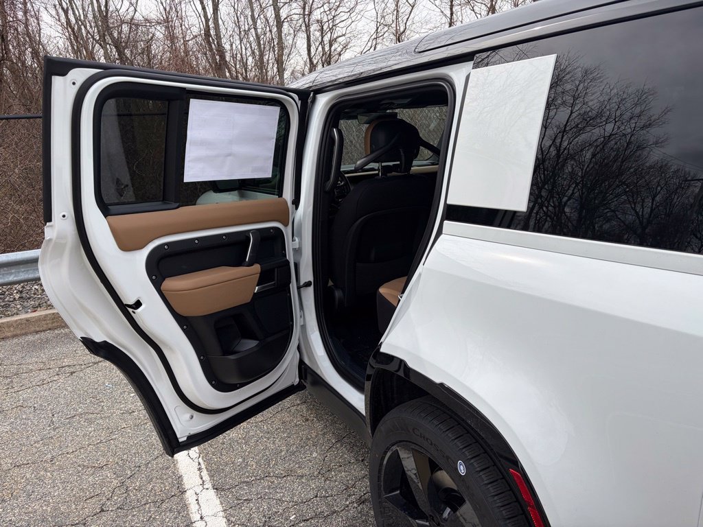 New 2026 White Land Rover V8 image 12