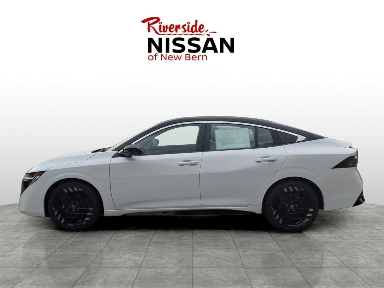 New 2026 Aspen White TriCoat / Super Black Two-tone Nissan SR image 3
