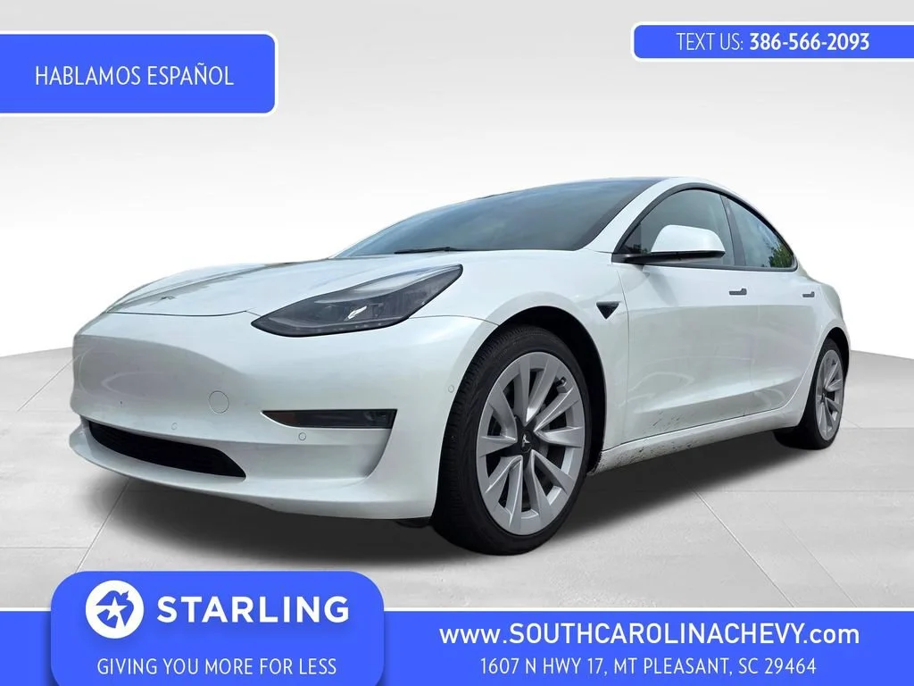 Used 2022  Tesla RWD image 1