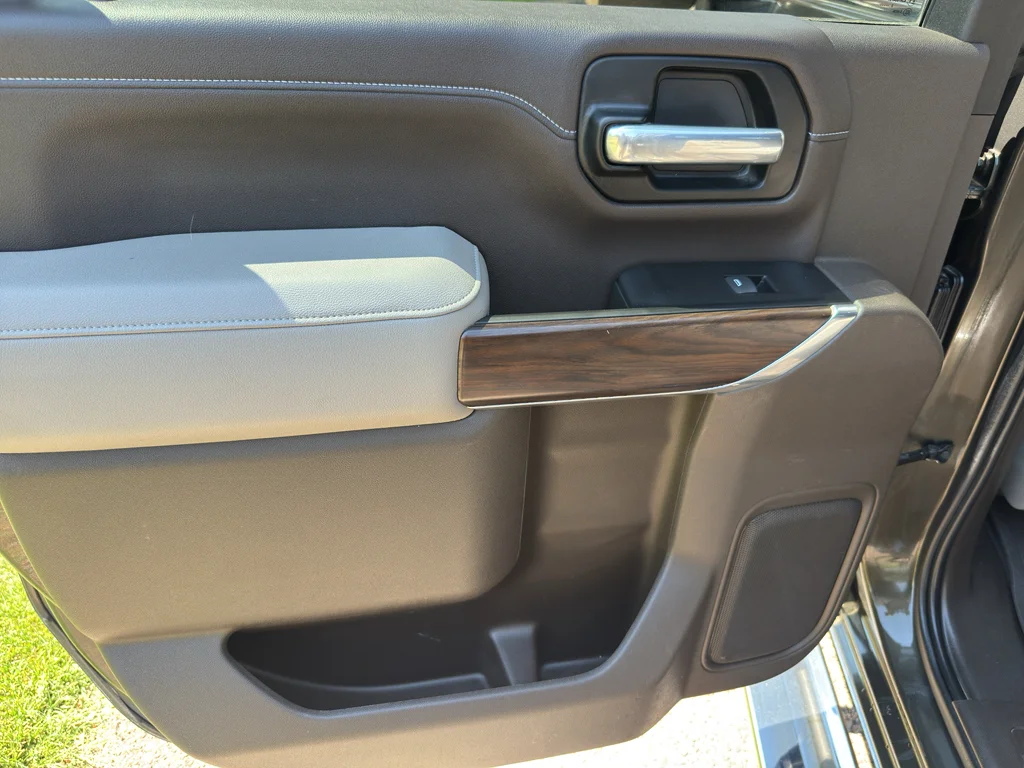 Used 2023 Forest Metallic GMC SLT image 22