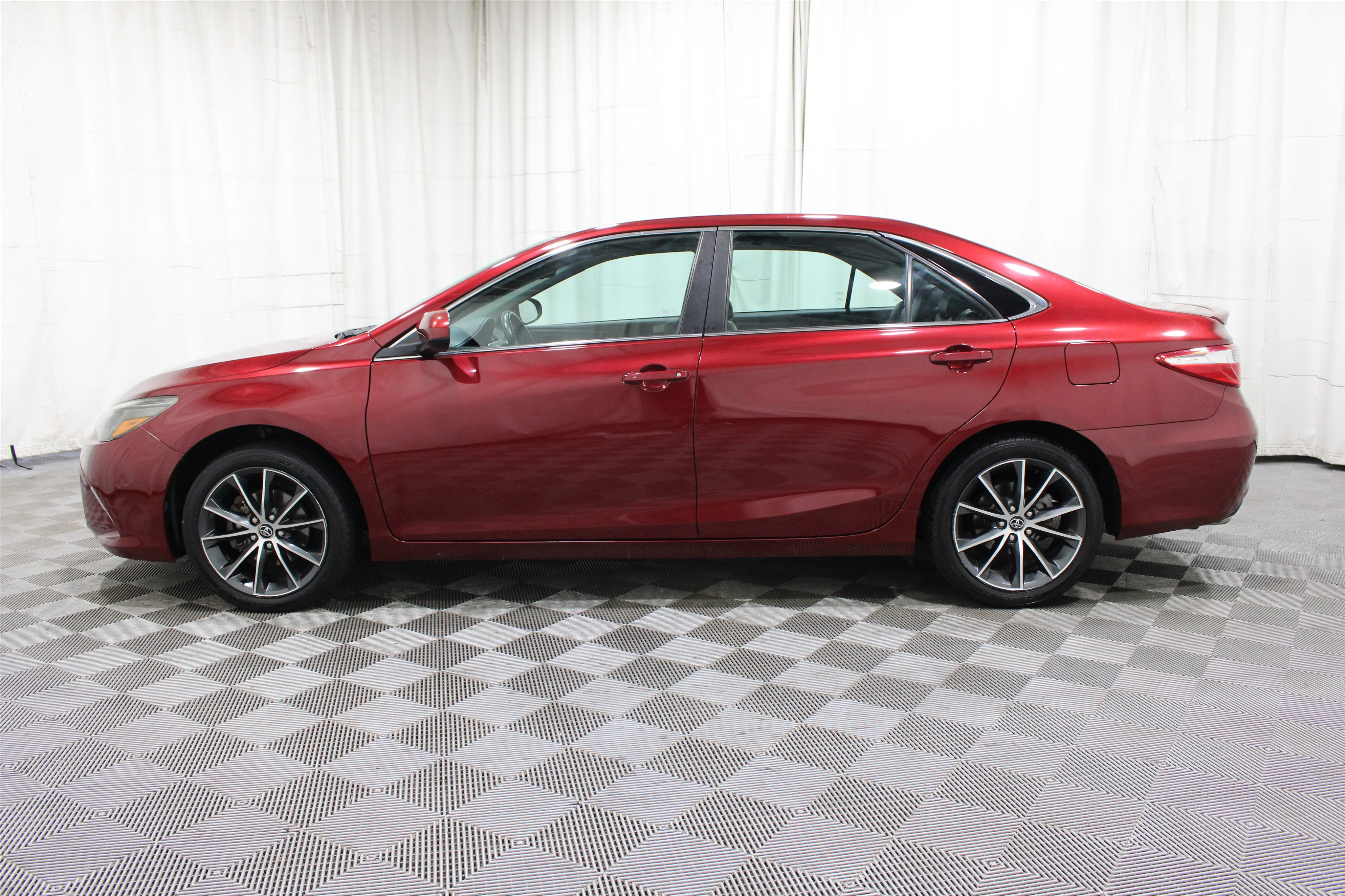 2017 Toyota Camry XSE - Photo 37