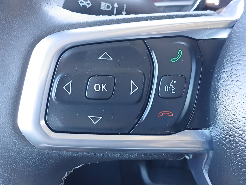 Used 2023 Green Jeep Sahara image 19
