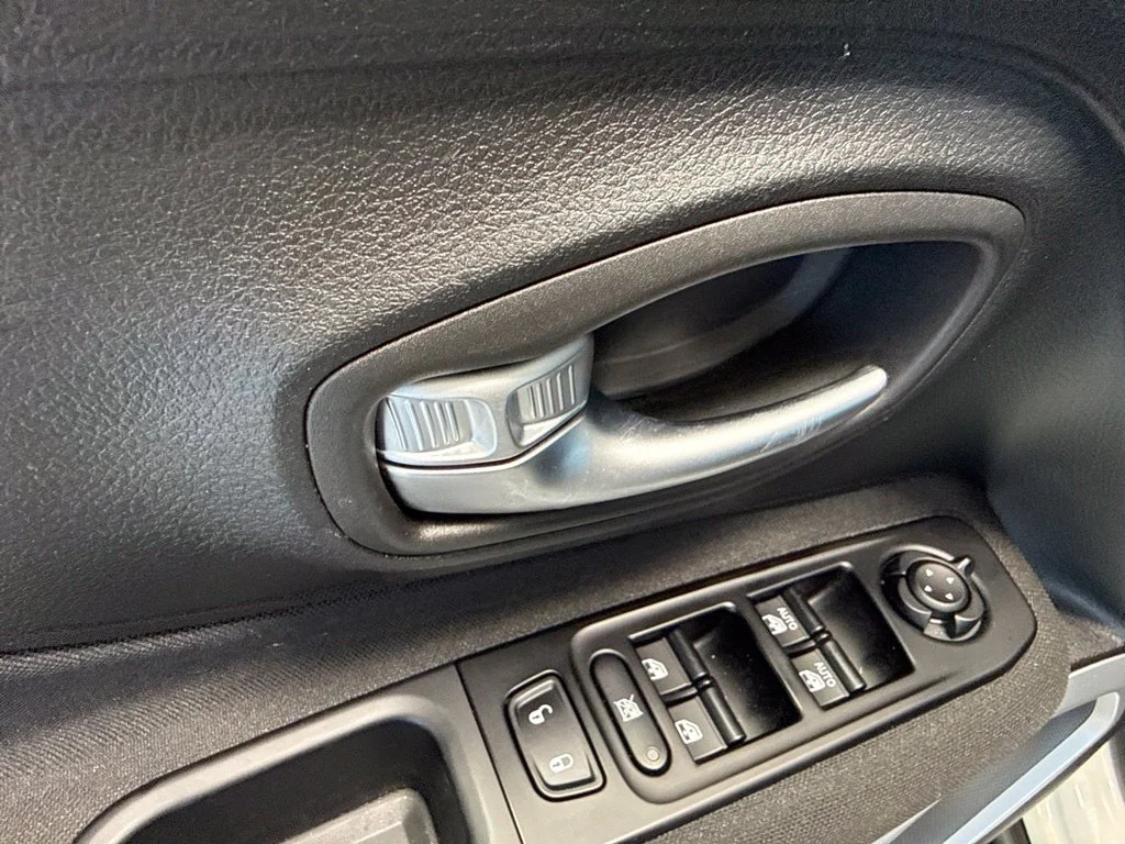 Used 2021 White Jeep Sport image 18