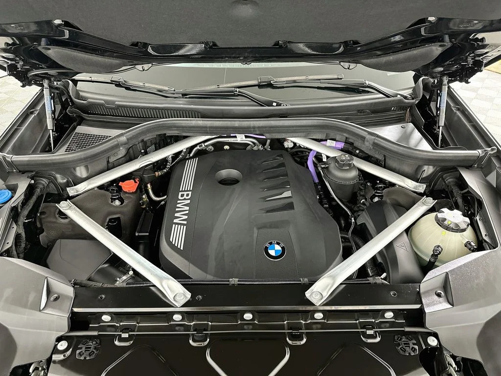 Used 2026 Black Sapphire Metallic BMW xDrive40i image 30