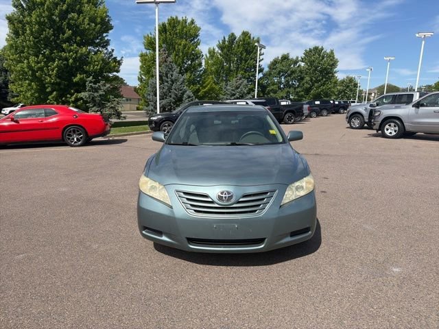 Used 2009 Green Toyota LE image 8