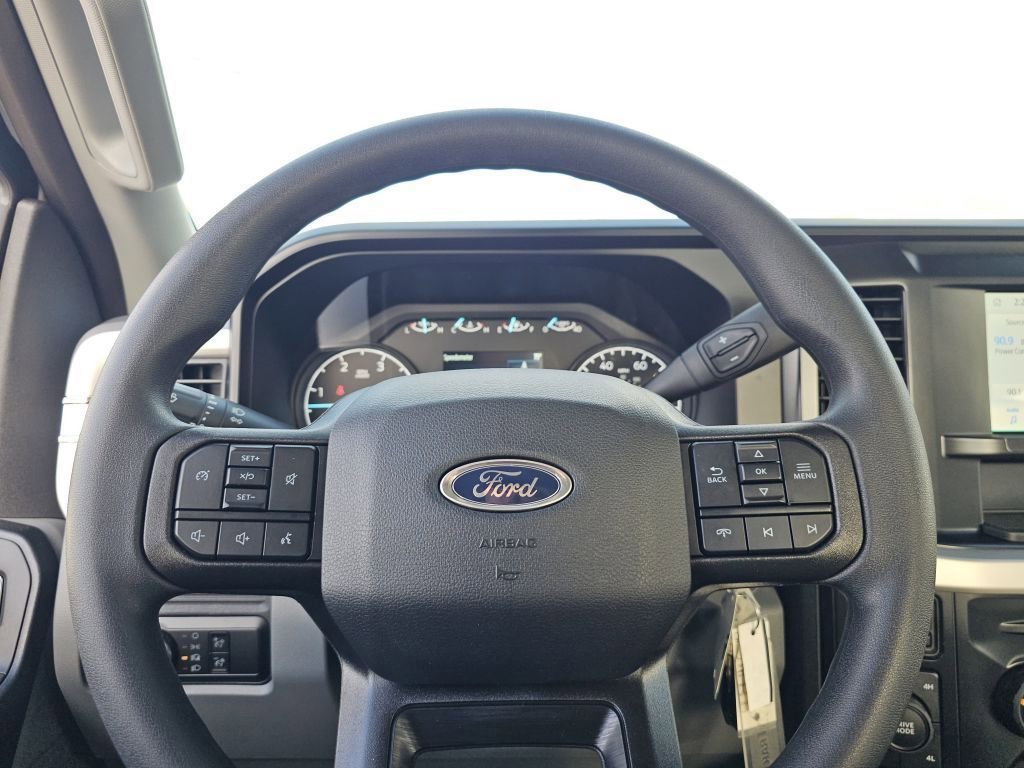 New 2026 Oxford White Ford XL image 31