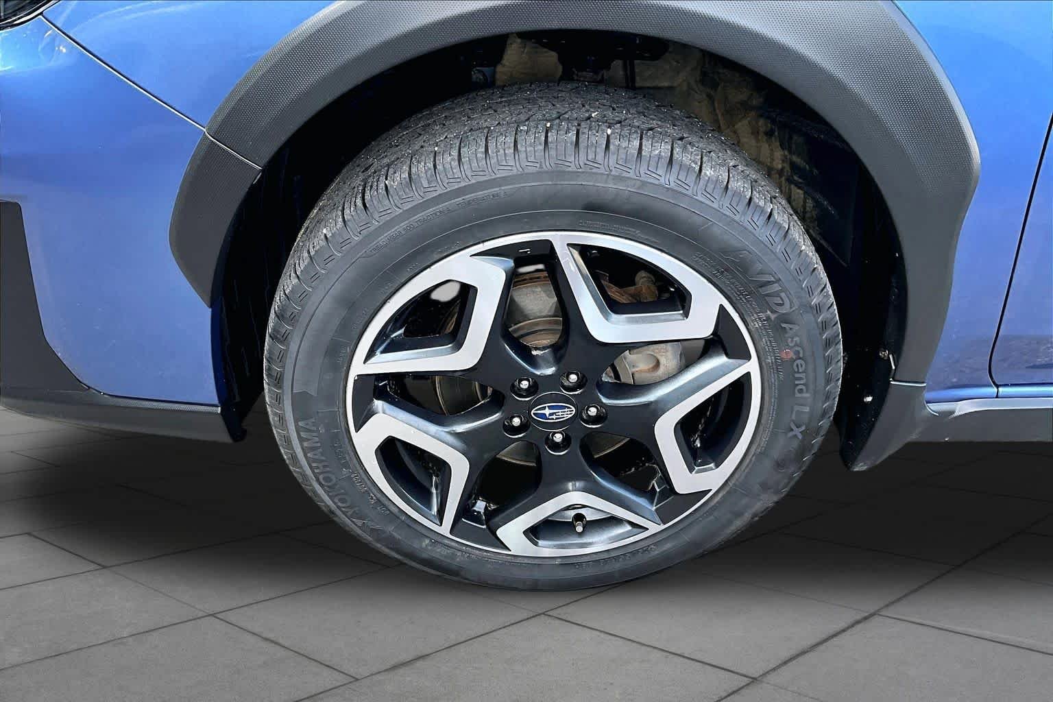 Used 2020 Quartz Blue Pearl Subaru Limited image 11