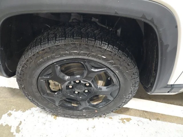 Used 2023 White Jeep Trailhawk image 10