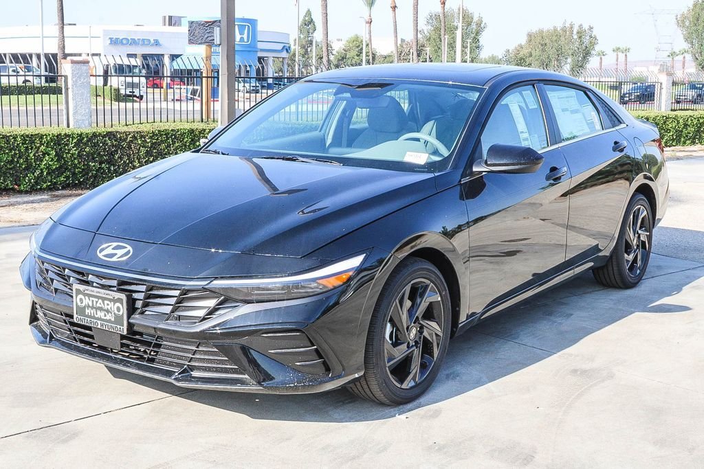 New 2026 Black Hyundai SEL Sport image 3