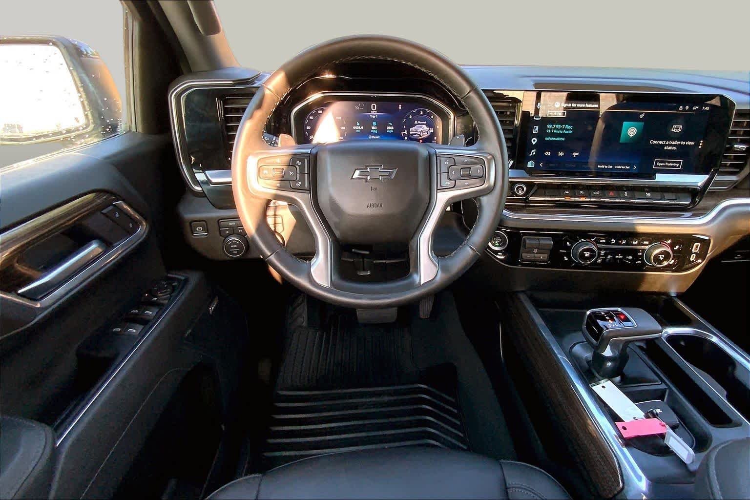 Used 2025 Sterling Gray Metallic Chevrolet RST image 6