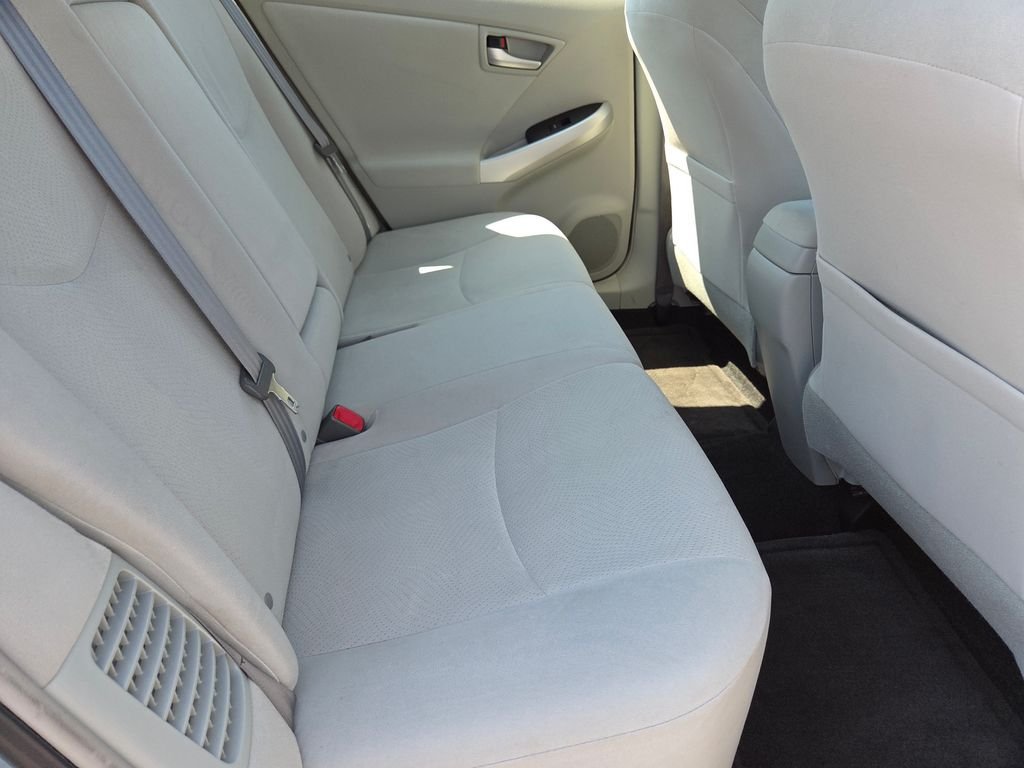 Used 2014 Beige Toyota Three image 21