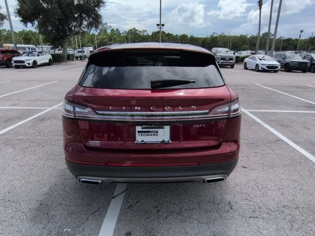 Used 2019 Ruby Red Metallic Lincoln Reserve image 5