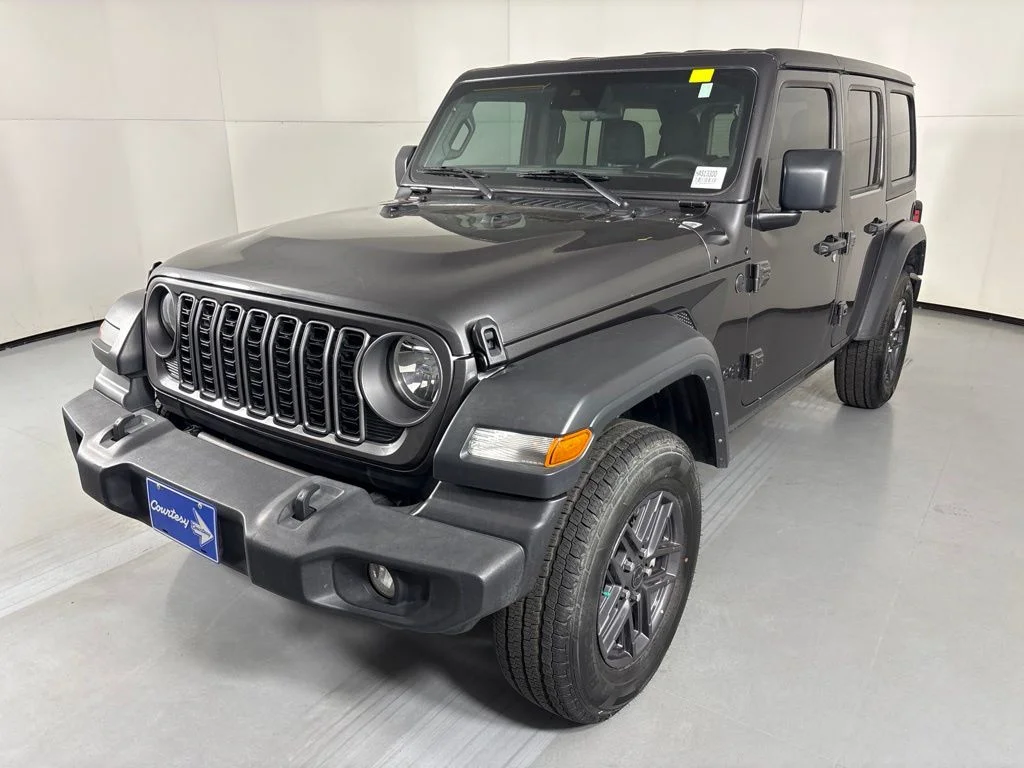 Used 2025 Crystal Metallic Jeep Sport S image 4