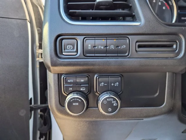 Used 2021 SUMMIT WHITE Chevrolet LT image 17