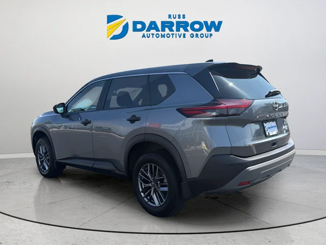 Used 2023 Gray Nissan S image 3