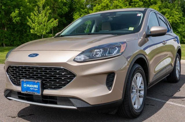 Used 2021 Ford Escape SE with VIN 1FMCU9G60MUB02831 for sale in Syracuse, NY