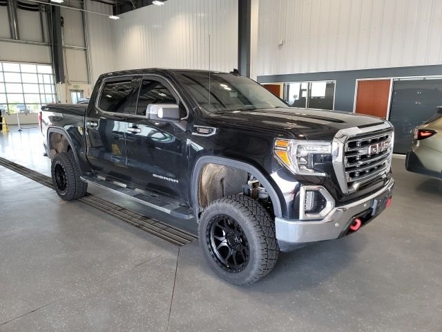 2020 GMC Sierra 4WD Crew Cab Short Box SLT's photo