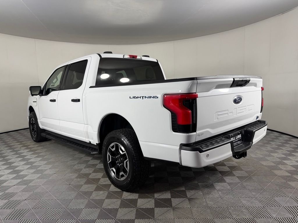 Used 2023 White Ford XLT image 9