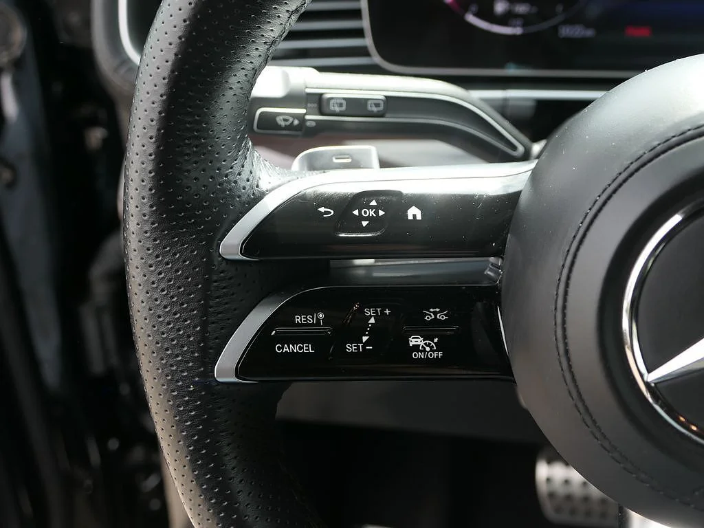Used 2025 Black Mercedes-Benz GLS 450 image 13