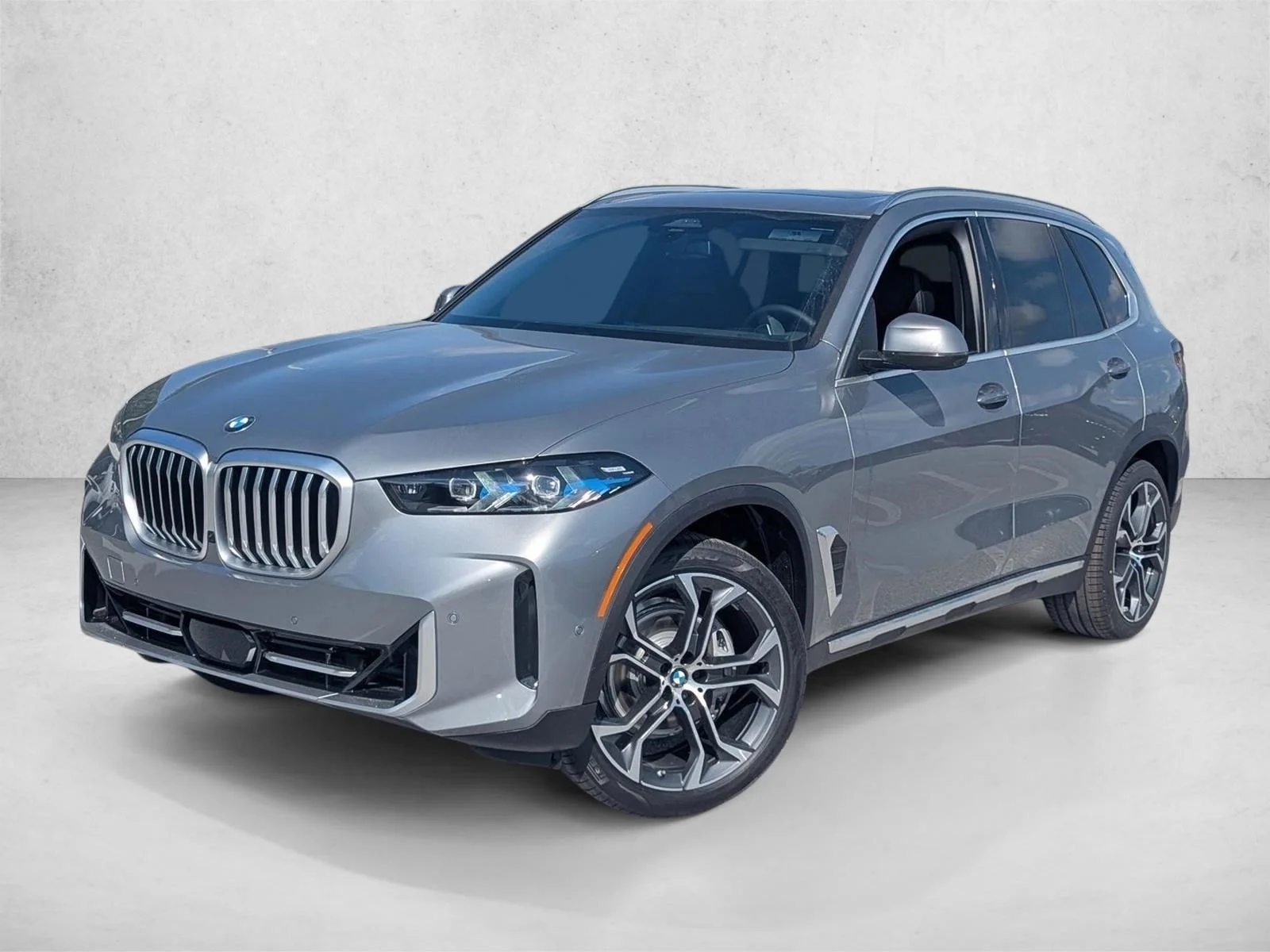 Used 2026 Skyscraper Grey Metallic BMW sDrive40i image 1