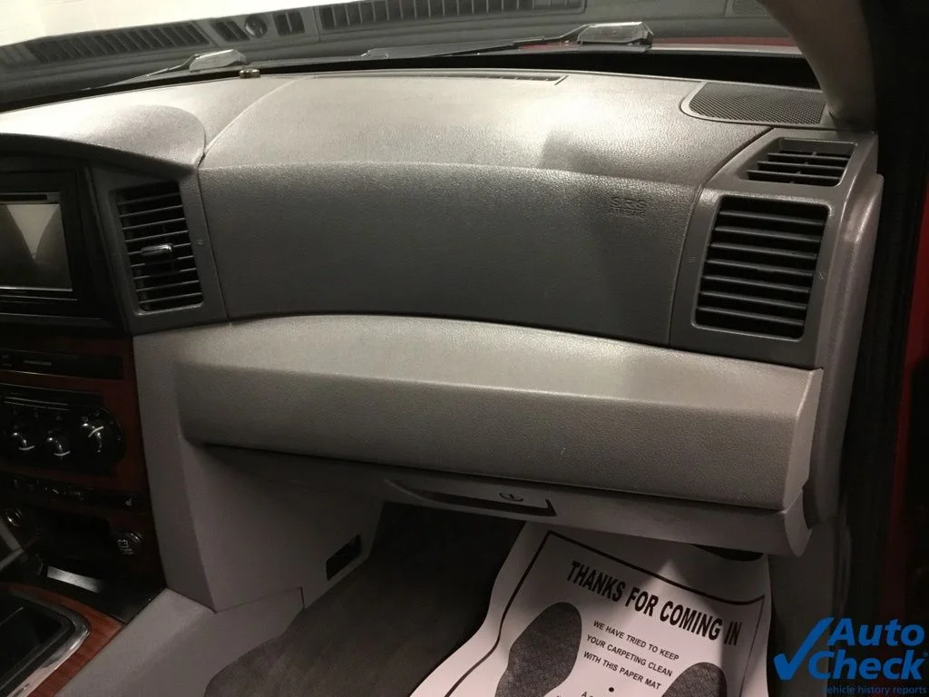 Used 2005 Red Jeep Limited image 37