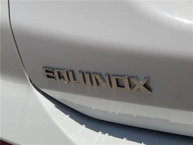 Used 2024 White Chevrolet LT w/1LT Front-Wheel Drive image 9