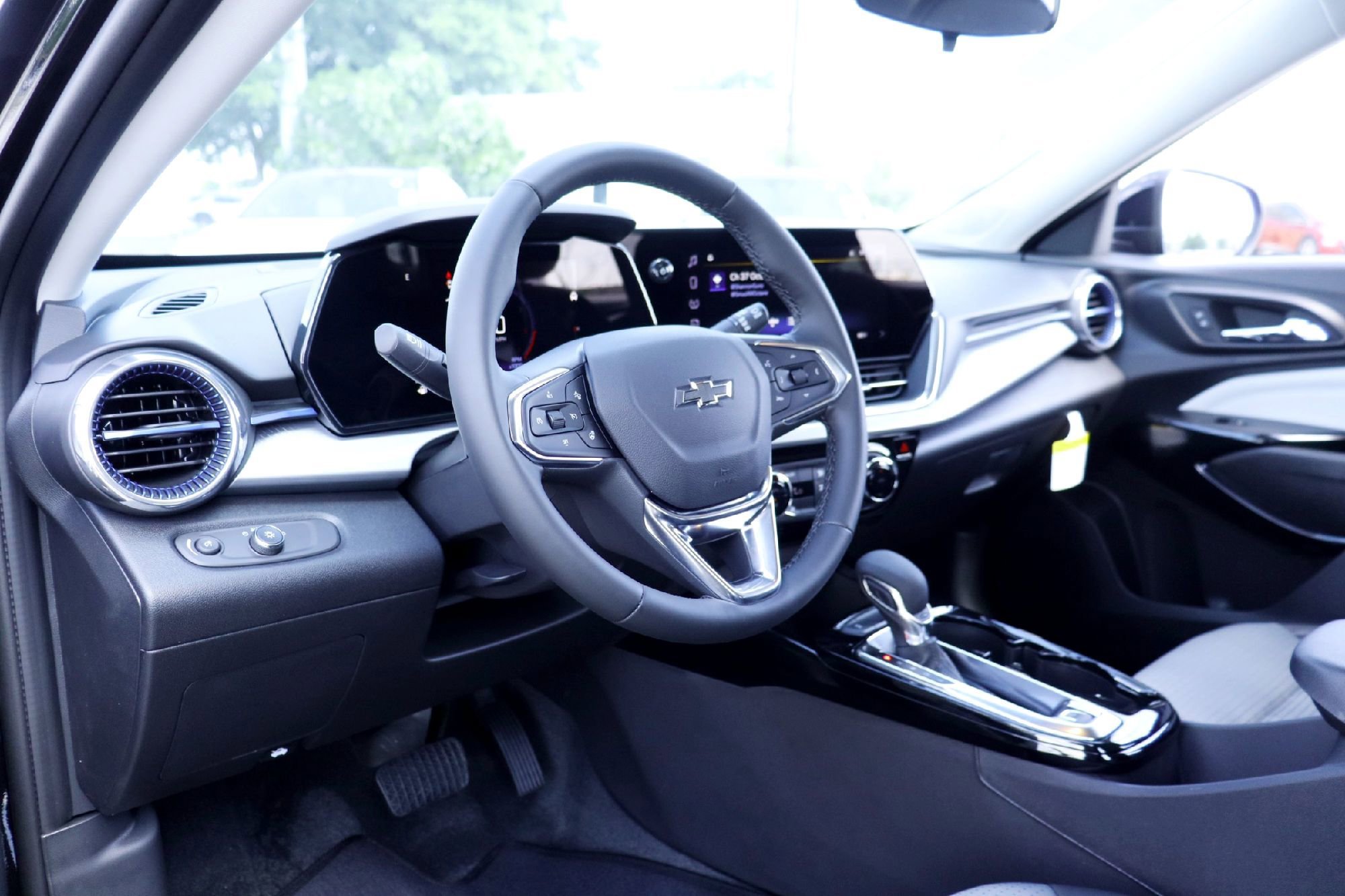 2026 Chevrolet Trax LT - Photo 6