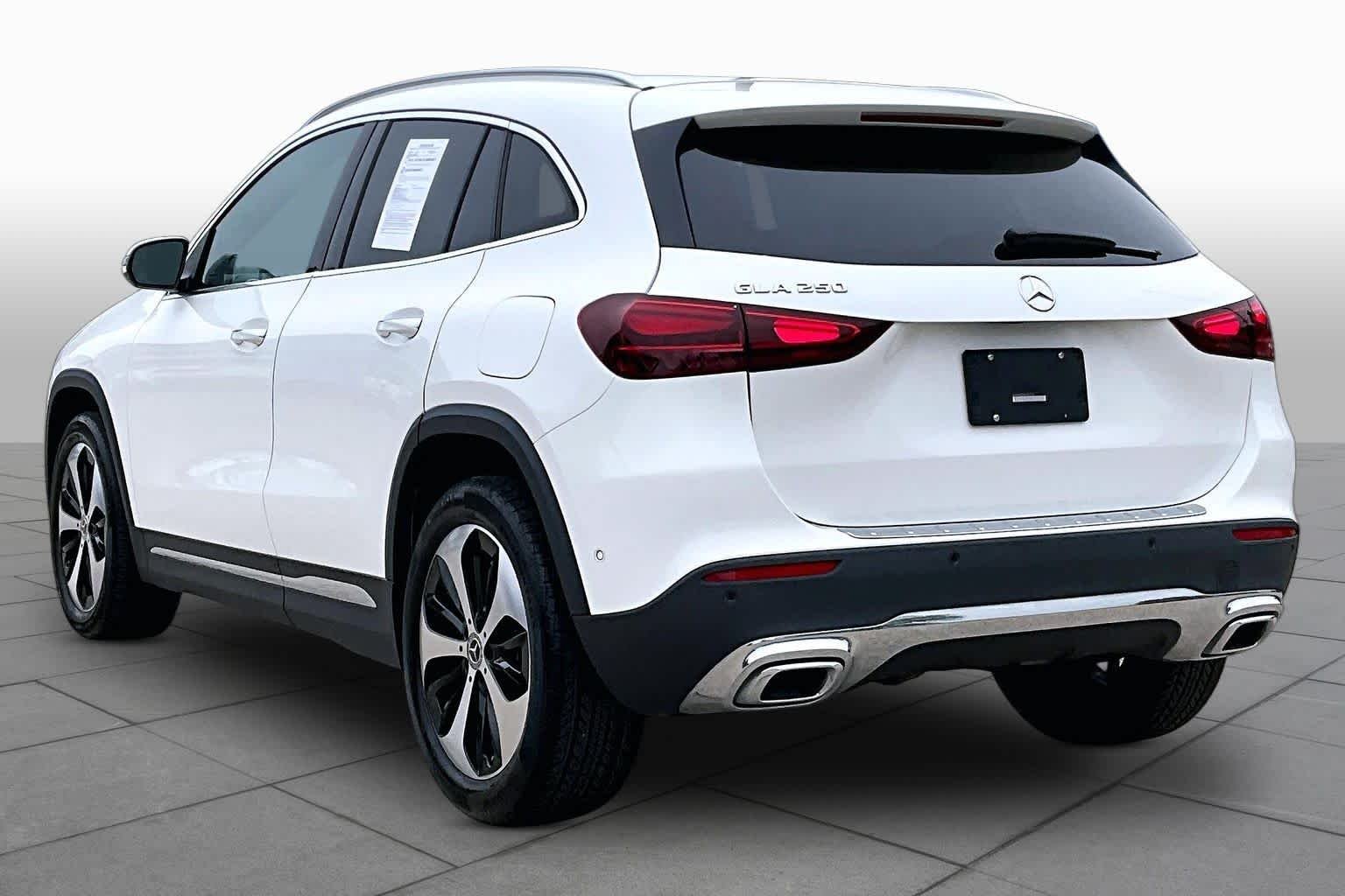 Used 2025 Polar White Mercedes-Benz GLA 250 image 11