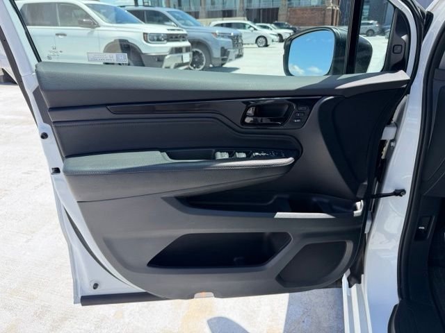 Used 2024 Gray Honda Touring image 11