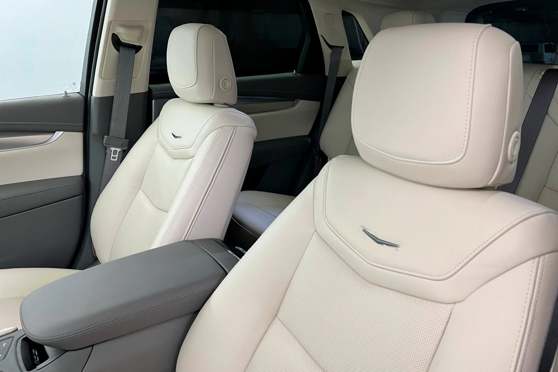 New 2026 Crystal White Tricoat Cadillac Premium Luxury image 16