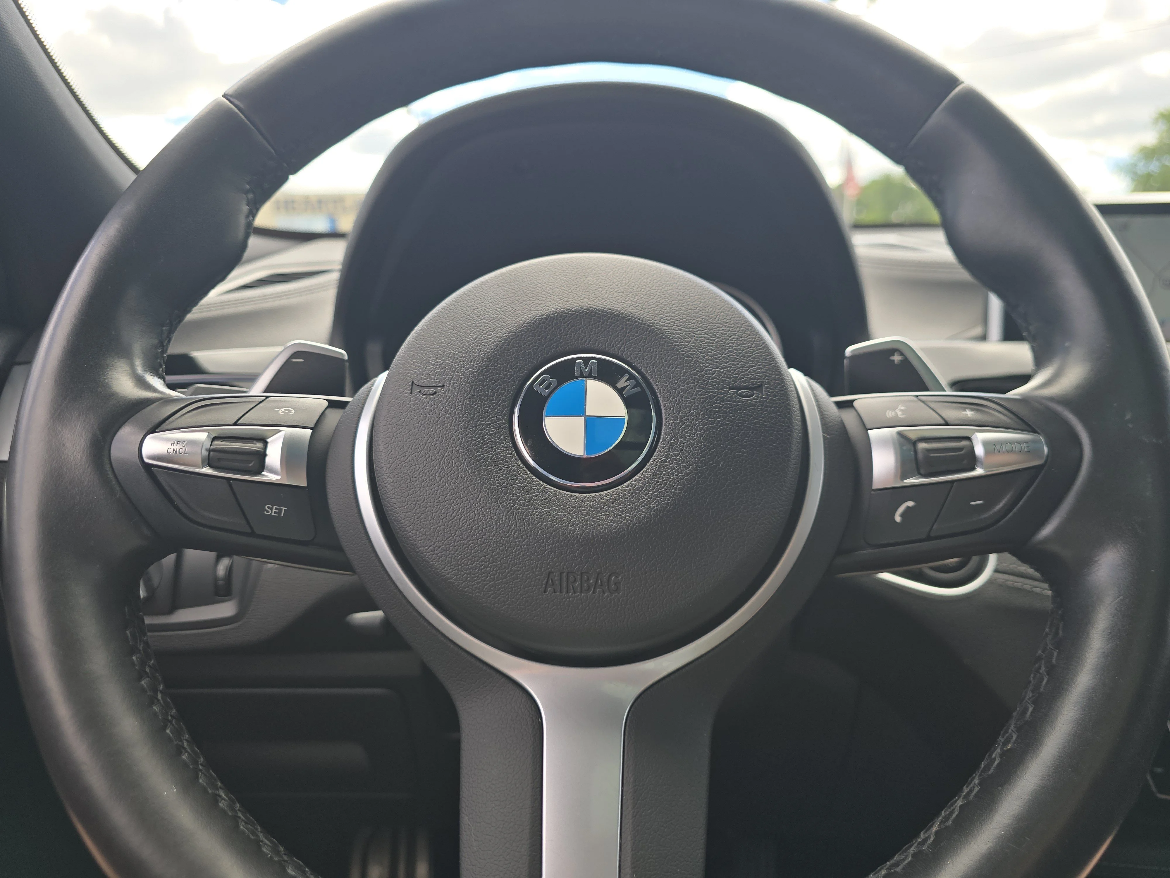 Used 2020 Dark Olive Metallic BMW xDrive28i image 23