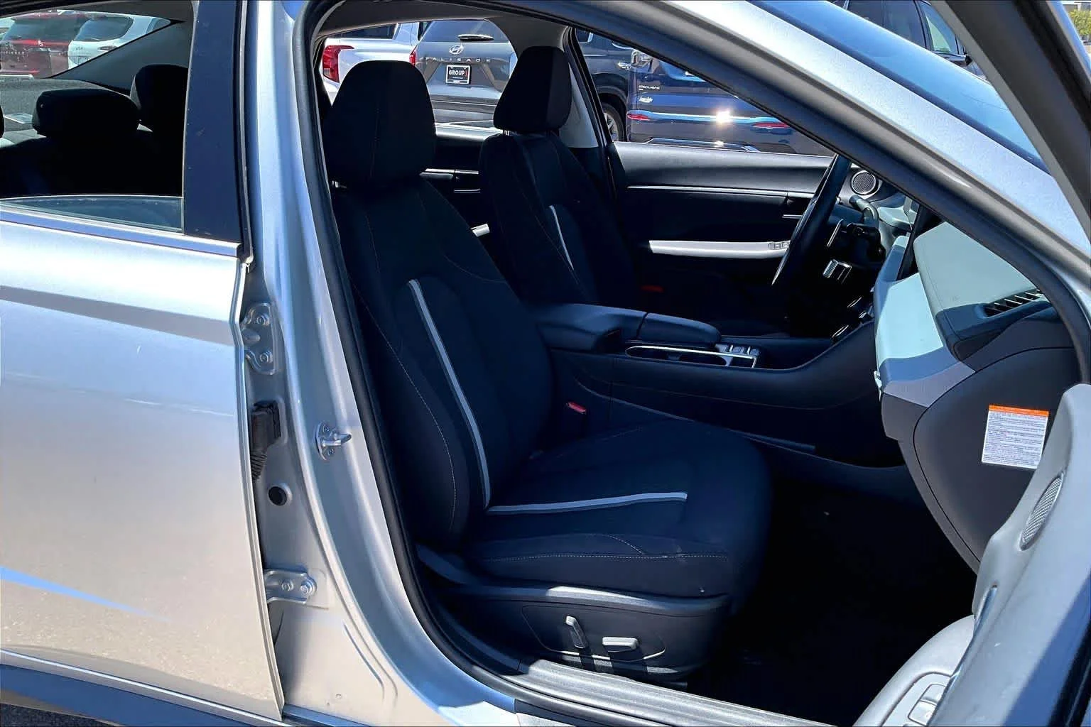 Used 2024 Aero Silver Hyundai SEL image 9