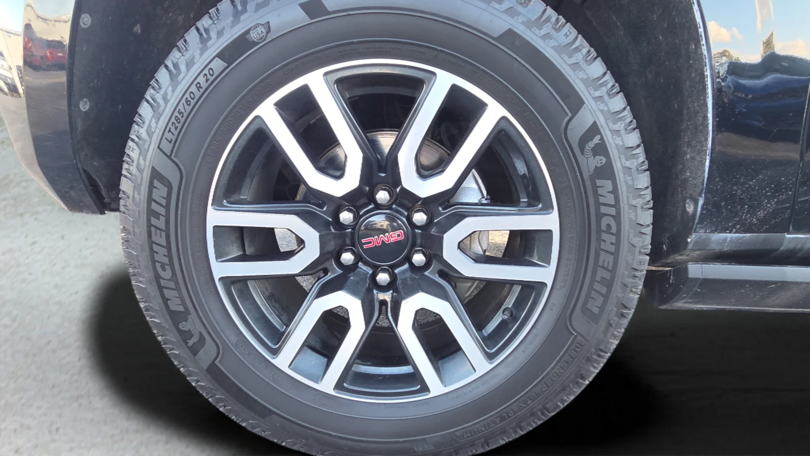 Used 2021 Black GMC AT4 image 43