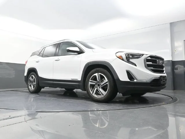 Used 2019 White GMC SLT image 31