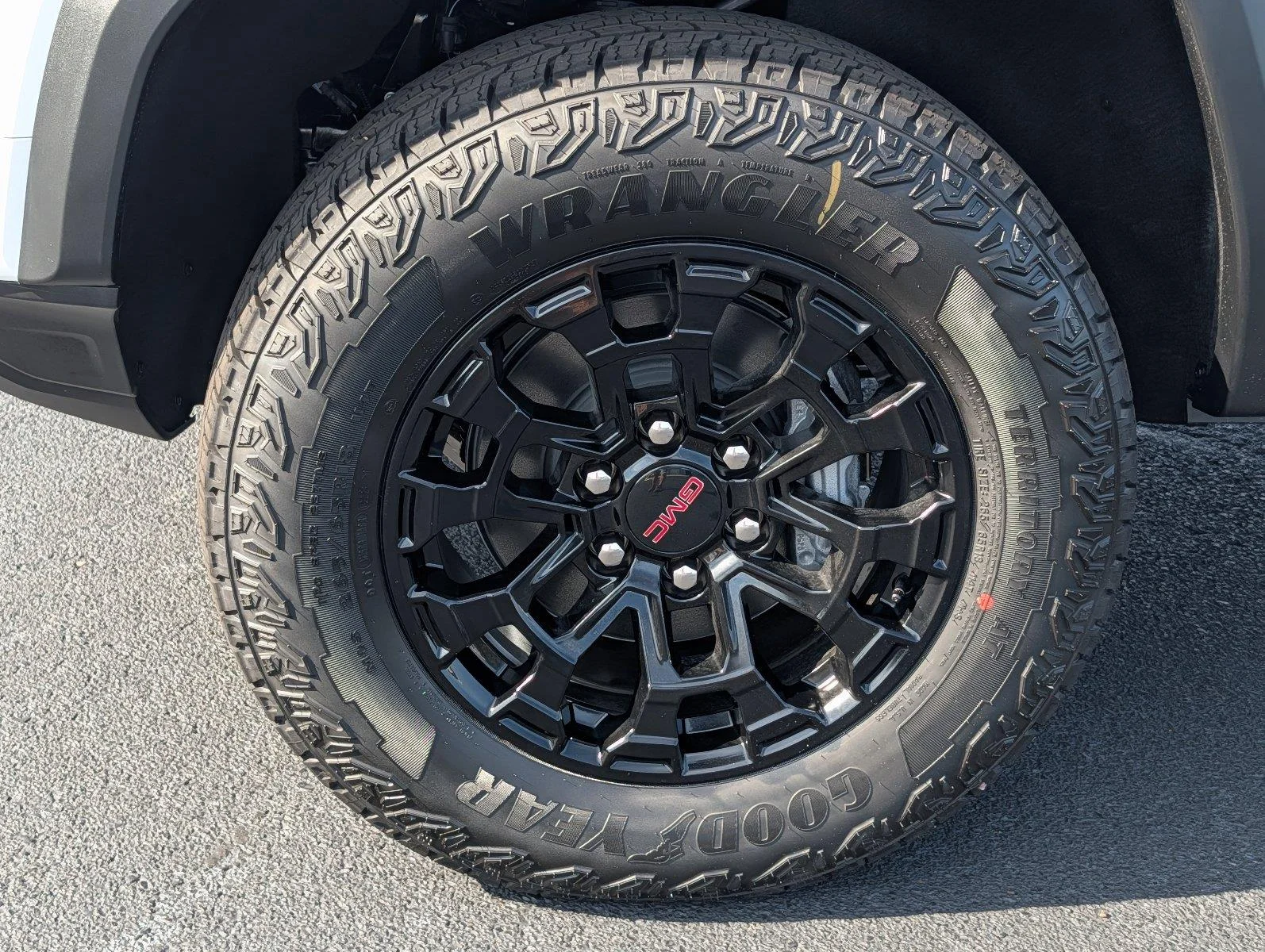 New 2026 Summit White GMC Elevation image 10