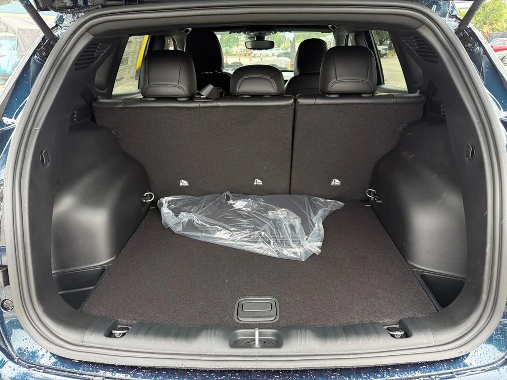 New 2026 Blue Jeep Latitude image 19