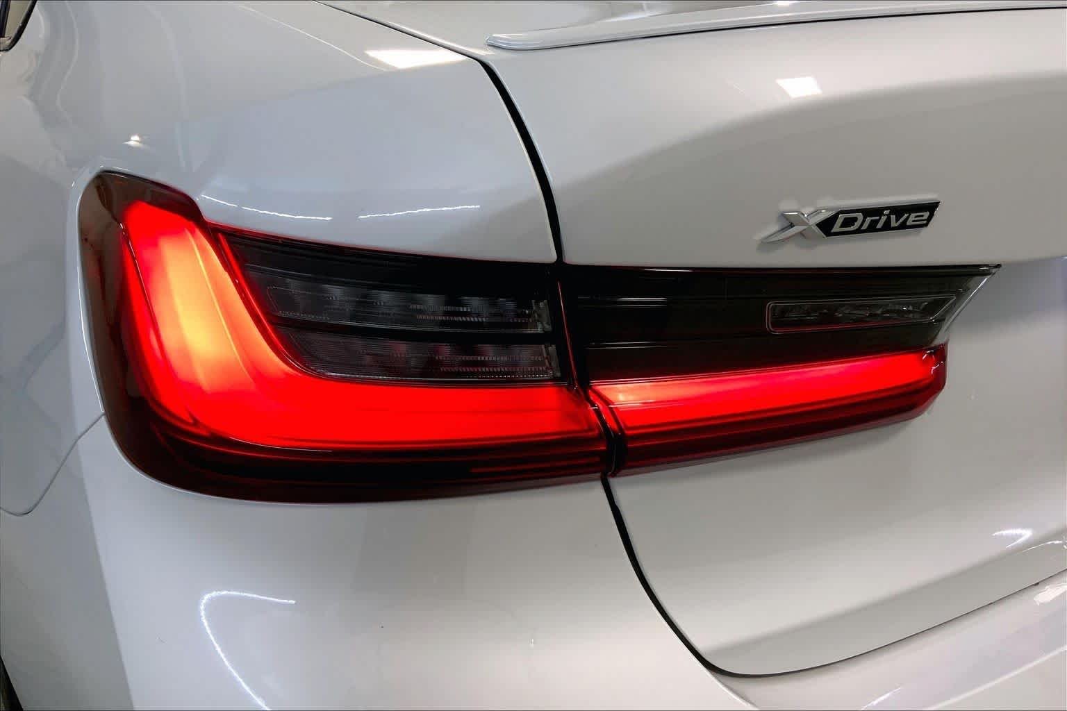 New 2026 Mineral White Metallic BMW 330i NA xDrive image 14