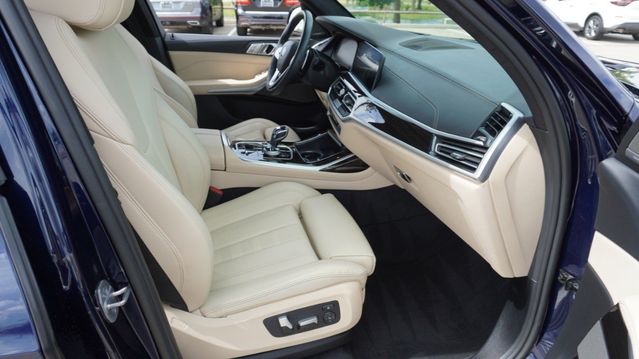 Used 2021 Blue BMW xDrive40i image 14