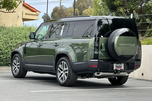 New 2026 Woolstone Green Land Rover S image 3