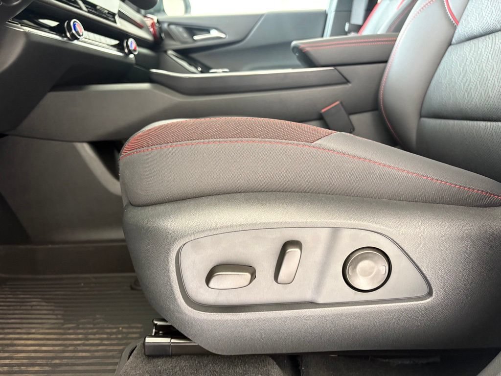 2027 Chevrolet Equinox RS - Photo 31
